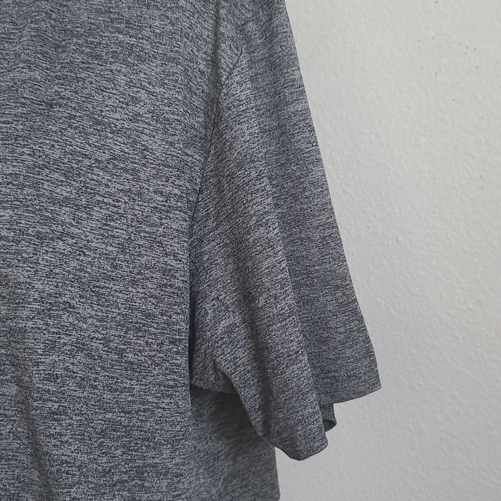 Plus Size Fabletics Woman's Workout Top - image 3